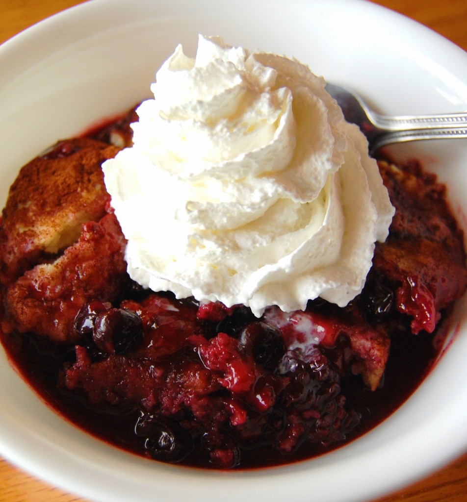 Slow Cooker Mixed Berry Cobbler