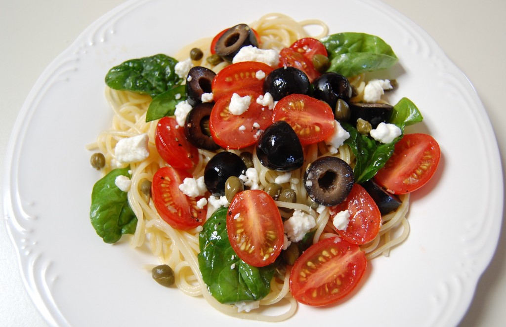 Spaghetti with Tomatoes Black Olives and Feta 