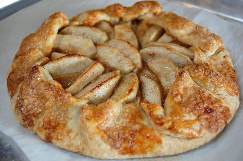 Apple Crostada with Cheddar Crust