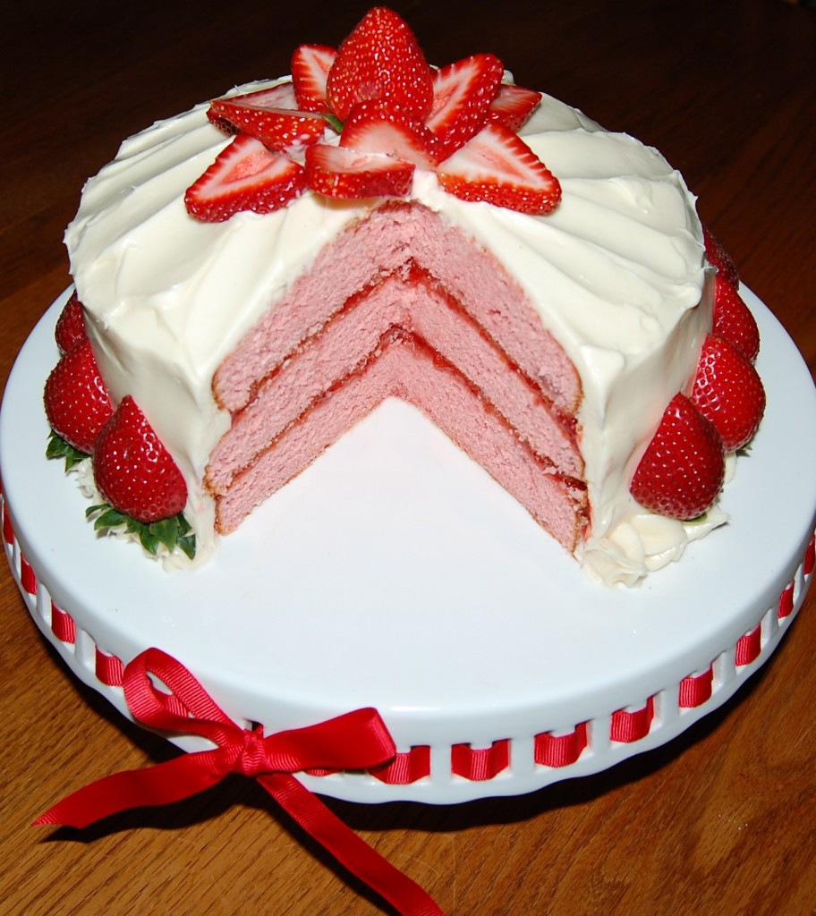 Strawberry Cake with Cream Cheese Frosting (3)