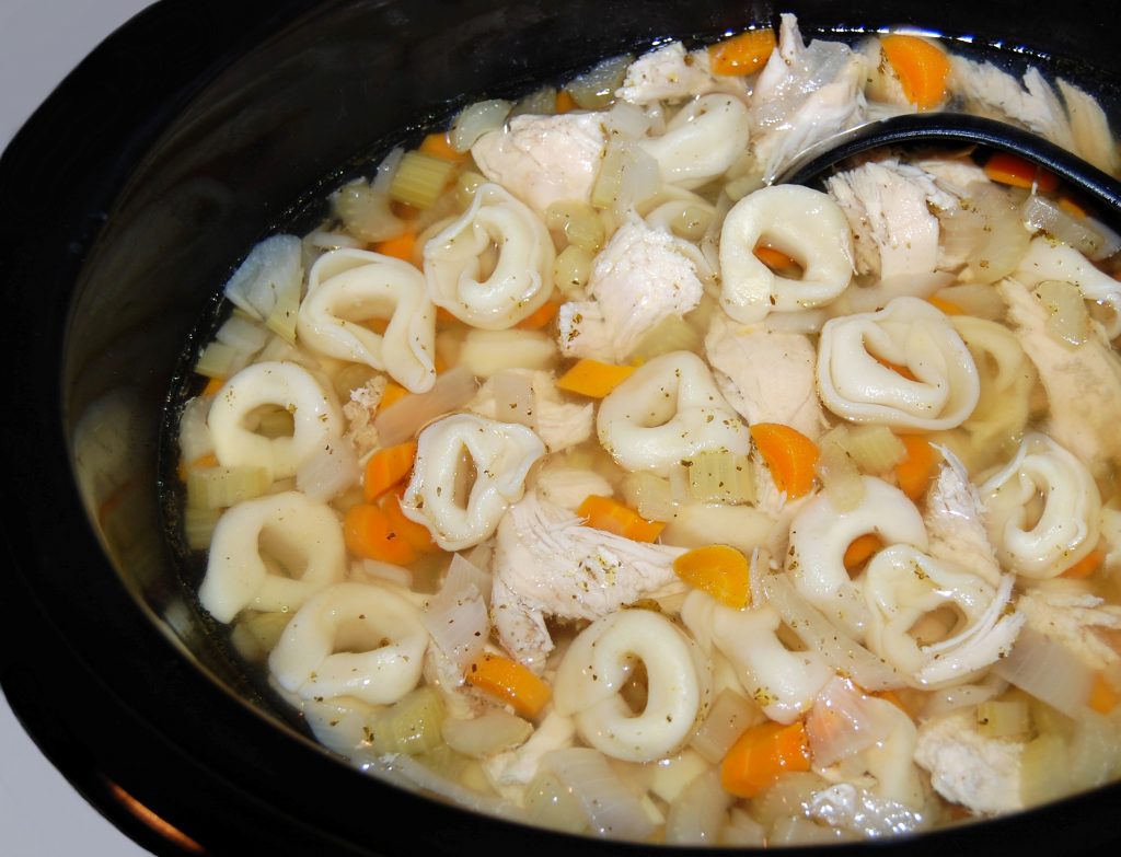 Slow Cooker Chicken Tortellini Soup