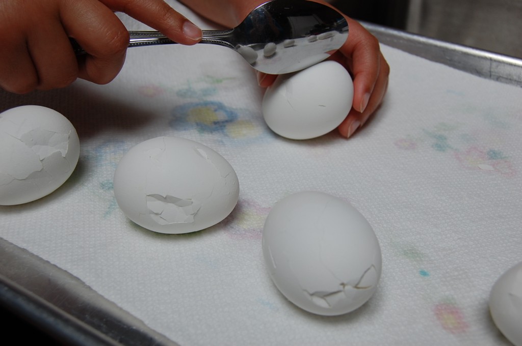 Crackle Easter Eggs | Cooking Mamas